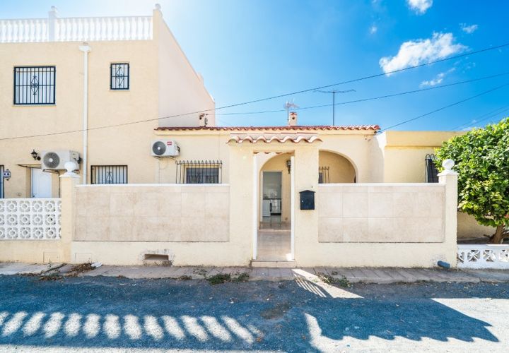 Rækkehus i La Marina, Alicante, La Marina - € 99.900 | Ref: 6050VA - foto 1